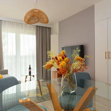 Modern With The River View Daire