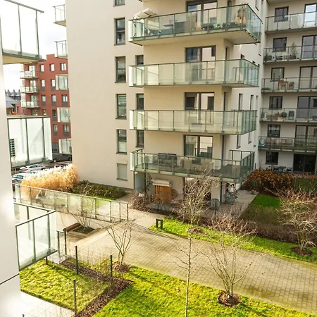 Modern With The River View Apartment Breslau