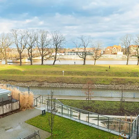 Modern With The River View Apartment